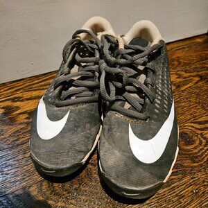 NIKE baseball cleats